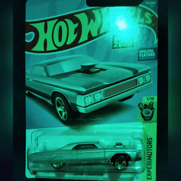 Layin Lowrider Hot Wheels New For 2022 - Picture 3 of 6